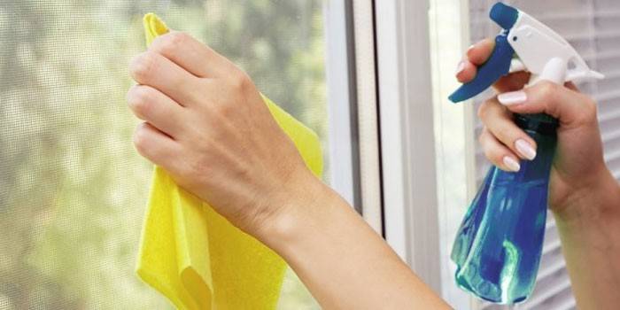 Як помити вікна без розлучень народними засобами і миючими розчинами