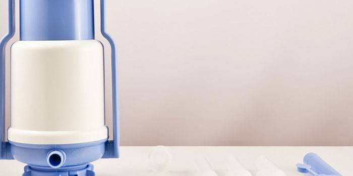 Помпа для води у пляшках - огляд механічних, електричних та ручних пристроїв з фото і цінами