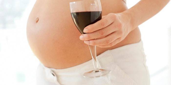 Алкоголь під час вагітності - вплив спиртного на розвиток плоду і наслідки вживання