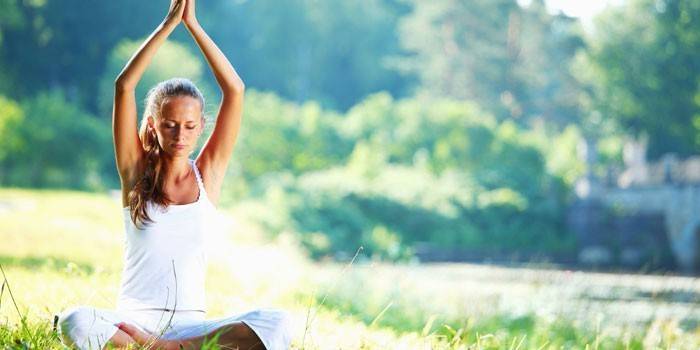 Хатха-йога: користь і вправи