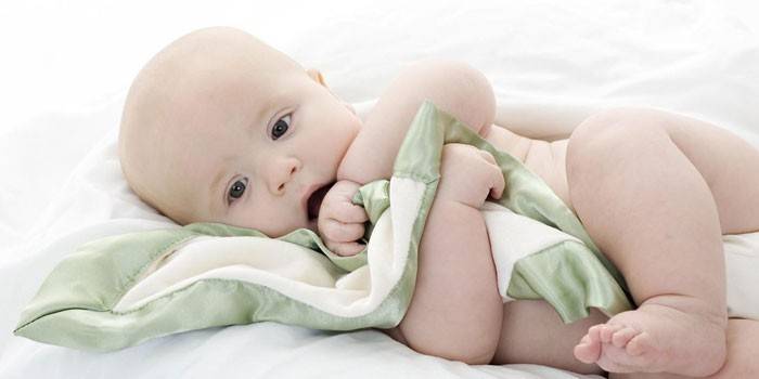 Червоні плями на животі у дітей, вагітних та дорослих - причини висипань і роздратування на шкірі