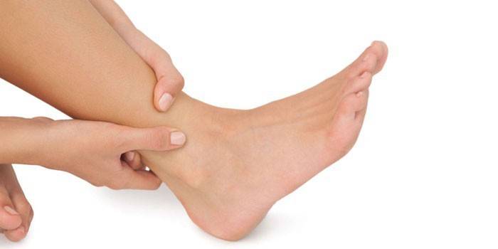 Дерматит на ногах у дитини або дорослого - види захворювання, причини і лікування