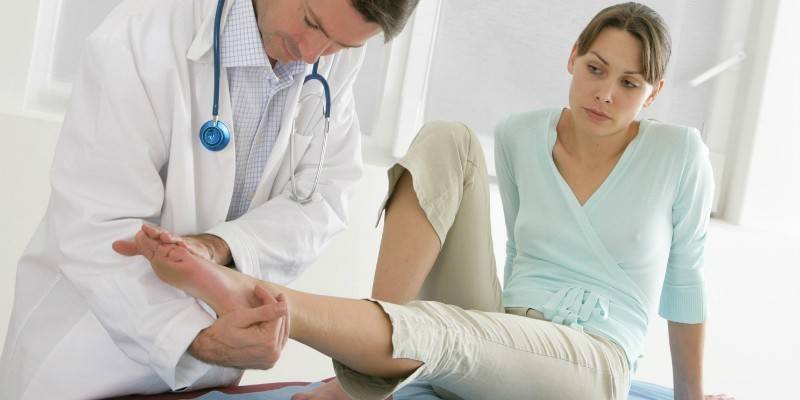 Синдром неспокійних ніг: як лікувати хворобу при симптомах