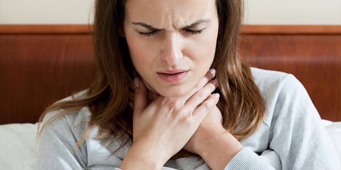 Слиз в горлі: причини і лікування постійного грудки народними засобами