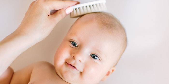 8 причин випадіння волосся у дітей і як їх усунути