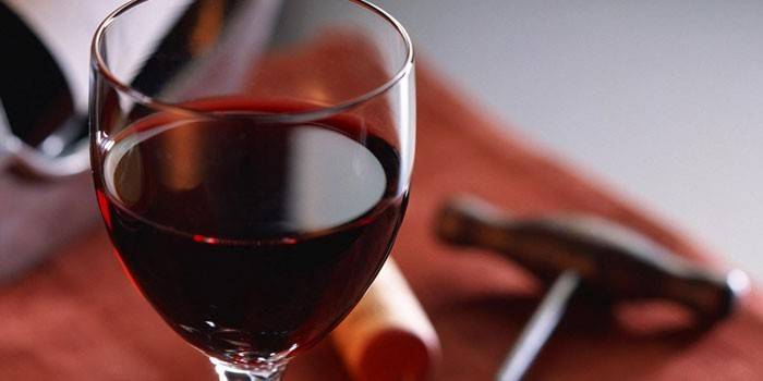 Чим шкідливий алкоголь для здоров'я людини вживання в малих дозах і ризик придбання залежності