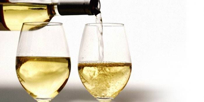 Вино підвищує або знижує тиск - дія алкогольного напою на організм
