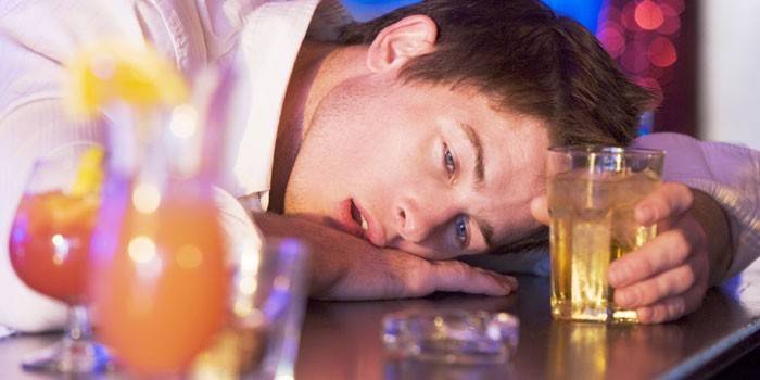 Алкогольна абстиненція - симптоми і ознаки, лікування синдрому в домашніх умовах