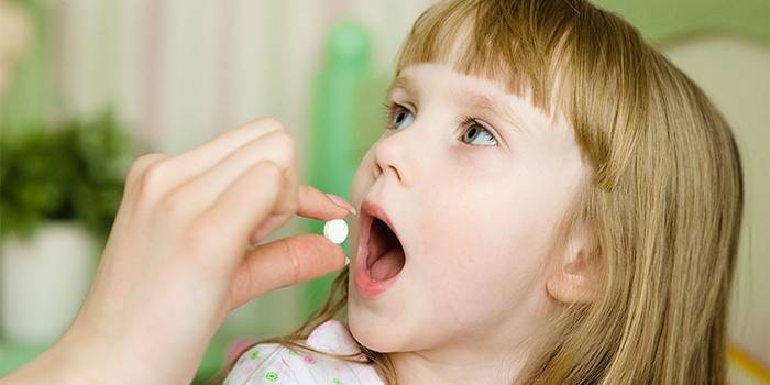 Розсмоктуючі таблетки від болю в горлі: найбільш ефективні препарати