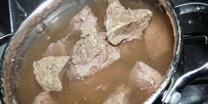 Скільки варити яловичину для приготування м'яса і бульйону