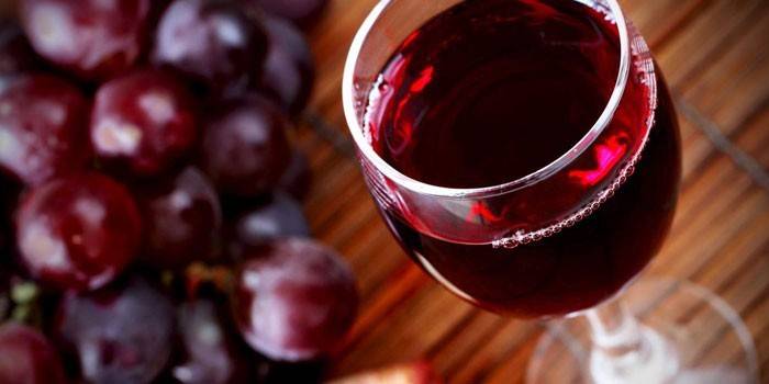 Що їдять з вином - кращі поєднання, рецепти приготування легких страв і як правильно подавати