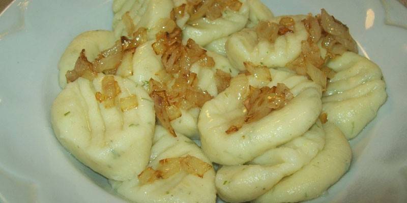 Ліниві вареники з картоплею: як приготувати