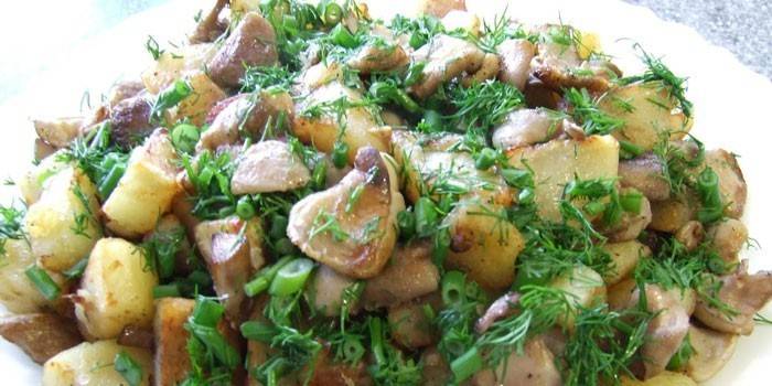 Картопля з грибами - як смачно загасити, запекти або посмажити в домашніх умовах