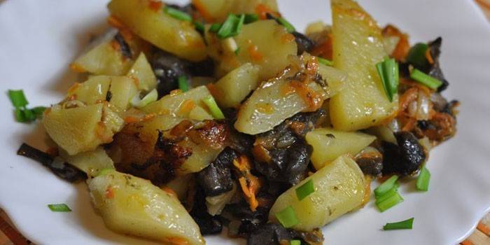 Картопля з грибами в мультиварці: як приготувати смачну страву