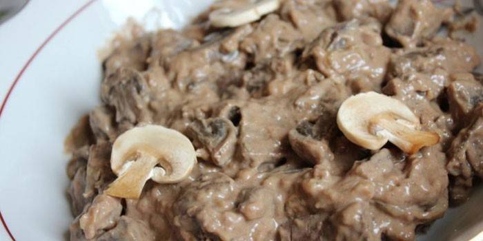 Свинина з грибами: як приготувати смачну страву