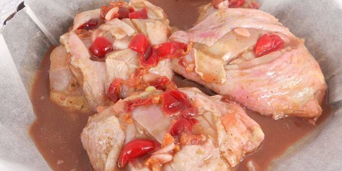 Курячі стегна в духовці: як приготувати смачно