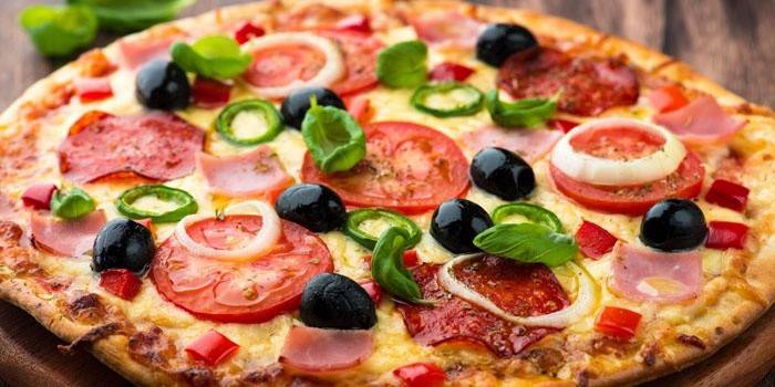 Піца в духовці: рецепти