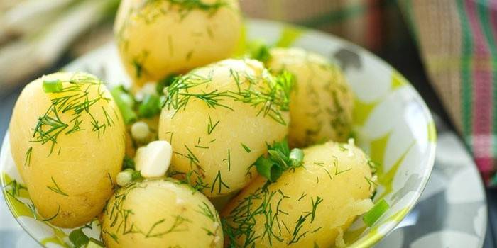 Як приготувати картоплю в мікрохвильовці: рецепти