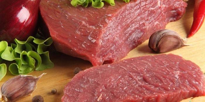 Гуляш з яловичини: як приготувати покроково