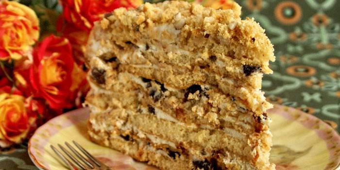 Торт з чорносливом - покрокові рецепти приготування з фото