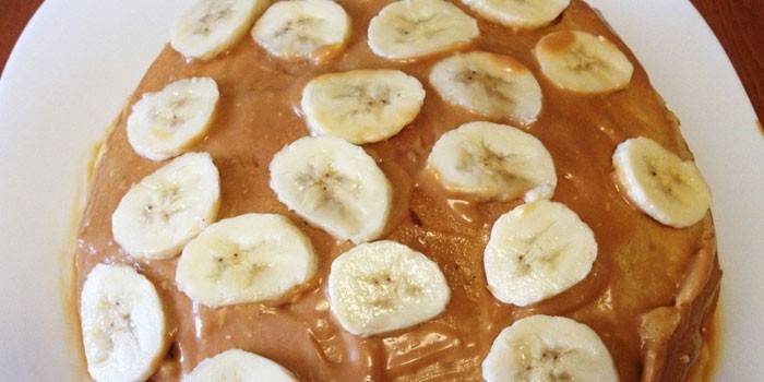 Торт з печива і бананів - рецепти смачного десерту