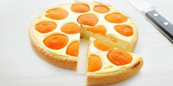 Пиріг з абрикосами: покроковий рецепт смачною випічки з фото