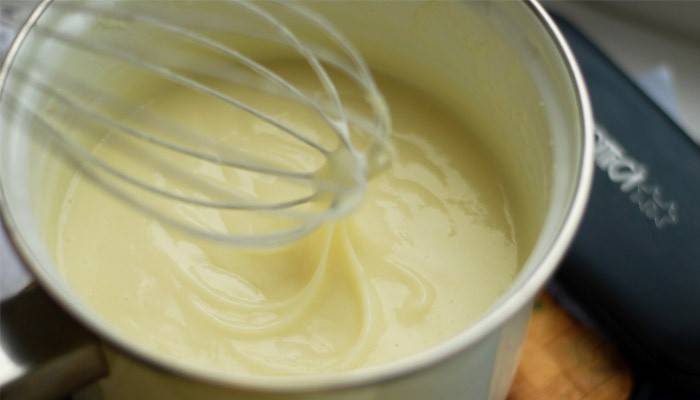 Крем для торта з вершків зі згущеним молоком і маскарпоне: рецепти приготування