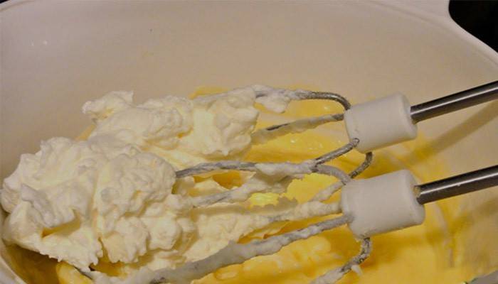 Крем для еклерів: покрокові рецепти заварний, білкової і сирної начинки