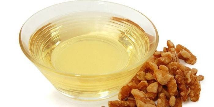 Масло волоського горіха - корисні властивості, протипоказання, застосування для здоров'я волосся і шкіри обличчя