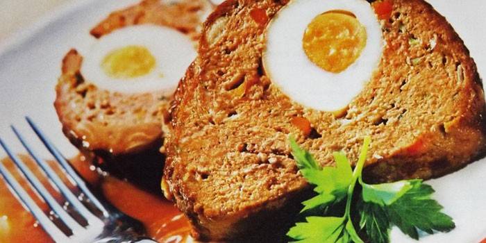 М'ясний рулет з яйцем: як приготувати в духовці