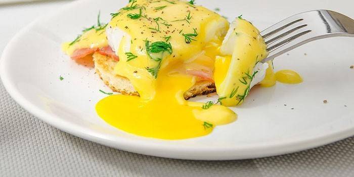 Яйця Бенедикт - як приготувати з голландським соусом за рецептами з фото