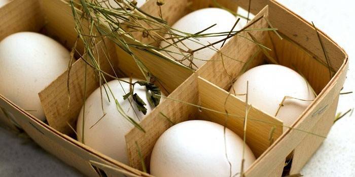 Як правильно варити яйця, щоб добре чистилися