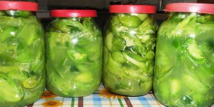 Салат із зелених помідорів на зиму: рецепти смачних заготовок в банках