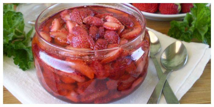 Рецепти приготування полуниць на зиму без варіння