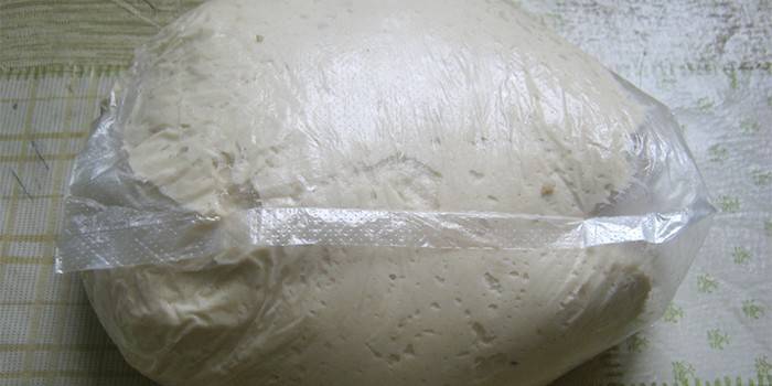 Дріжджове тісто в холодильнику - як швидко готувати для пиріжків, пирогів або млинців