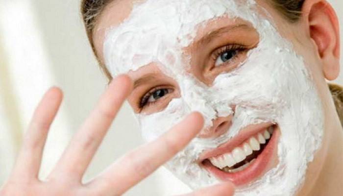 Поживна маска для обличчя із сухою шкірою в домашніх умовах