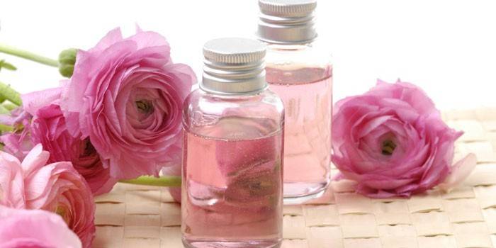 Властивості рожевого масла - використання в косметології і народних рецептах