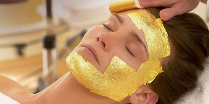 Золота маска для обличчя - види, склад, застосування в домашніх умовах