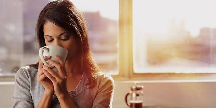 Чай з молоком для схуднення: рецепт чорного і зеленого, користь і шкода